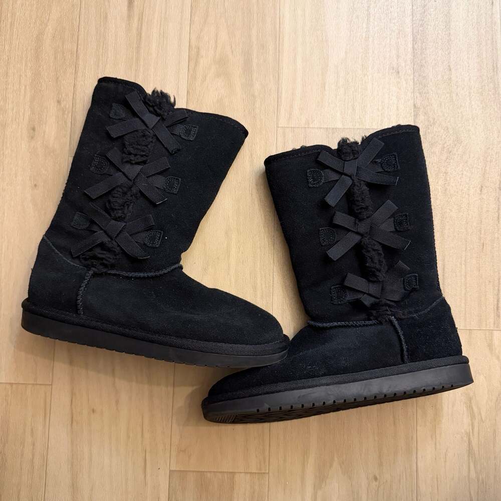 Koolaburra by UGG Black Tall Bow Side Boots Size 4 US